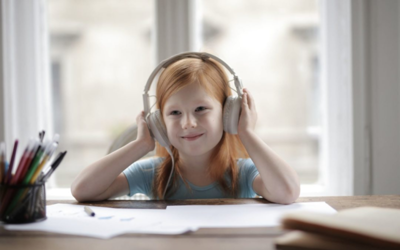 Mutuelle Mieux-Etre fait le point sur les risques auditifs chez les jeunes.